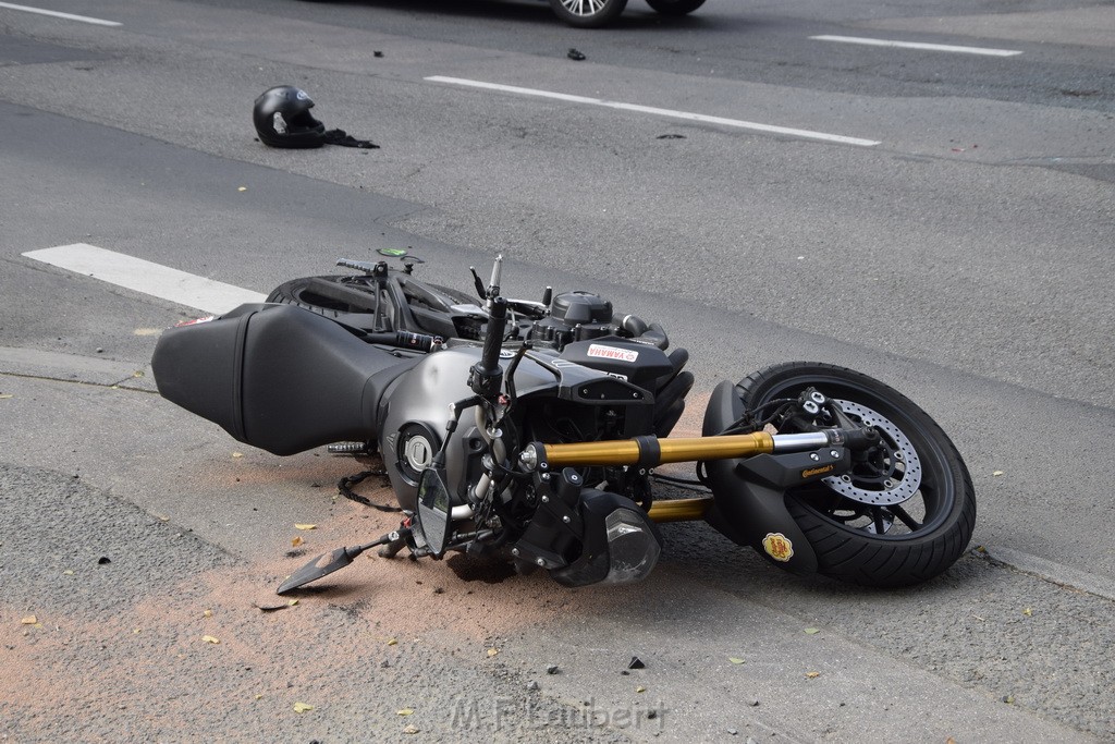 Schwerer Krad PKW Unfall Koeln Muelheim Am Springborn Cottbuserstr P006.JPG - Miklos Laubert